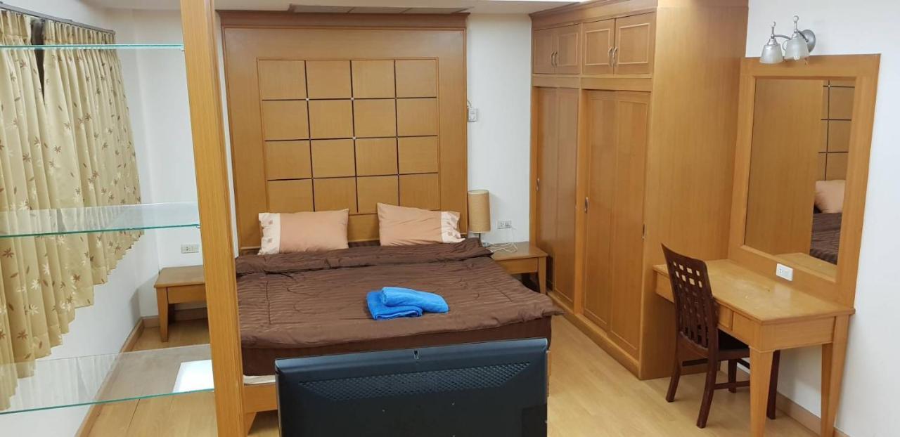 פאטאיה Jolly Guesthouse & Restaurant מראה חיצוני תמונה