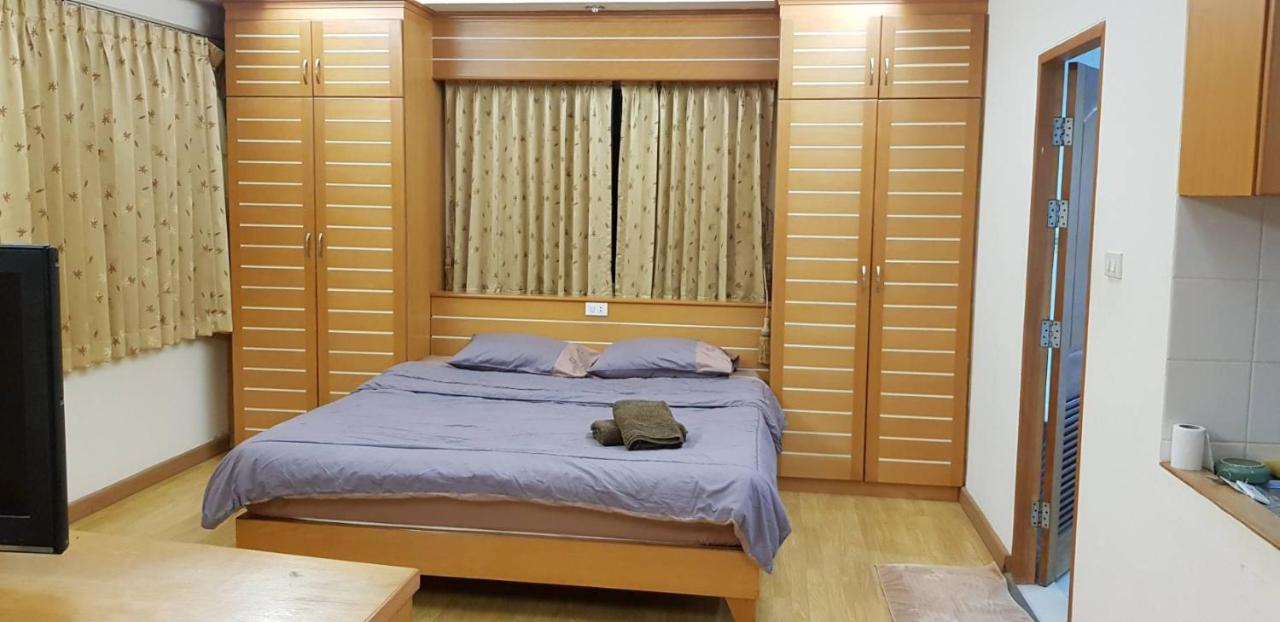 פאטאיה Jolly Guesthouse & Restaurant מראה חיצוני תמונה