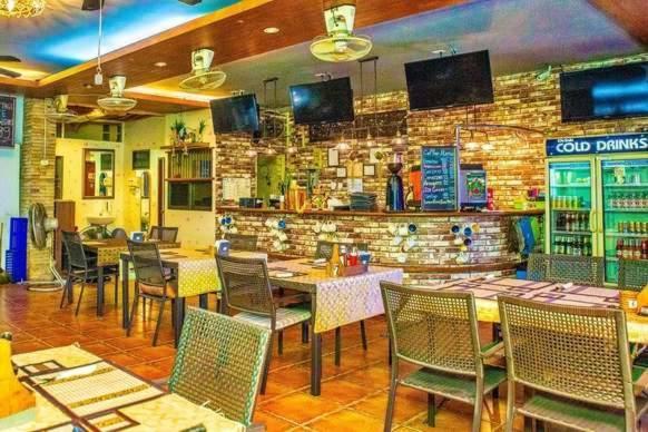 פאטאיה Jolly Guesthouse & Restaurant מראה חיצוני תמונה